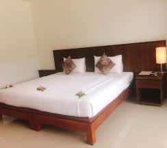 Номер Deluxe c 1 комнатой с балконом и с красивым видом из окна в Khaolak Mountain View