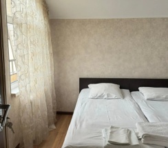 Трёхместный номер Comfort с балконом в Гостевой дом
