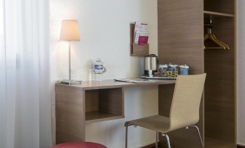 Двухместный номер двуспальная кровать в CAMPANILE PARIS 12 - Bercy Village