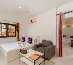 Семейный номер Standard с балконом в Club Bamboo Boutique Patong Beach Resort