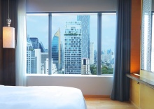 Четырёхместный номер Executive 2 отдельные кровати в Renaissance Bangkok Ratchaprasong Hotel