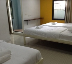 Трёхместный номер Standard в BC guesthouse Si Phraya