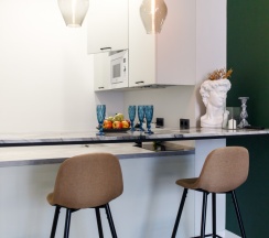 улучш. апартаменты 37 м с кроватью и диваном (центр, ул. Сакко, 24, "Vivaldi"), 419 в Viva aparts