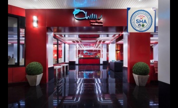 Двухместный номер Superior с балконом двуспальная кровать в Chilli Salza Patong