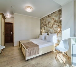 Комфорт Панорамный с балконом и видом на город,  2-х местный с дополнительным местом в Амбассадор