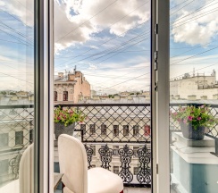 Делюкс с балконом в Nevskiy Eclectic by Akyan