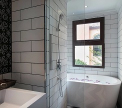 Семейный люкс с балконом в The Symphony Suites Pattaya