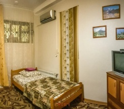 Четырёхместный номер Standard Цокольный этаж с 2 комнатами в Катеринаплюс