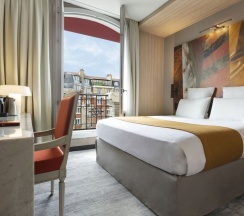 Двухместный номер Superior с балконом двуспальная кровать в Mercure Paris Alesia