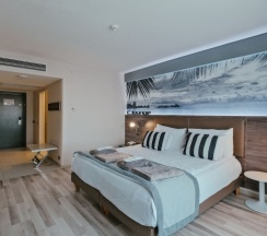 Номер люкс с балконом в Sunprime C-Lounge Hotel - Adults Only