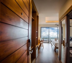 Двухместный номер Deluxe с видом на море двуспальная кровать в Samui Bayview Resort & Spa