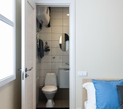 1-комнатные апартаменты эконом с 1 двуспальной кроватью (без окна) в Prim Rooms Apt Apartments (Прим Румс Апт Апартментс)