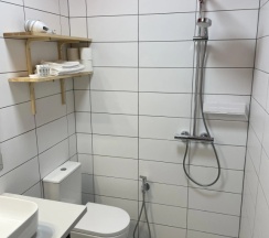Коттедж с 2 комнатами с балконом в Хорошее место