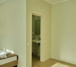 Улучшенная четырёхместная комната в Deus