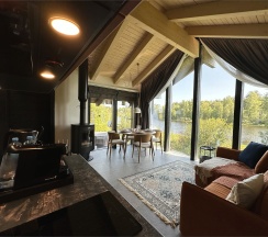 Лодж 3 с бесплатной сауной + Безлимитное посещение ЕлятыПарка в ЕлятыЛодж