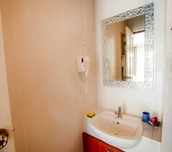 Двухместный номер Deluxe двуспальная кровать в Kata Blue Sea Resort
