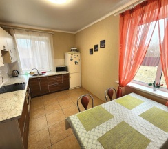 Шестиместный коттедж с видом на внутренний двор в Молгово