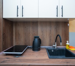 Двухместный номер с кухней, одной двуспальной кроватью с собственной ванной комнатой и дополнительным спальным местом в Goldie Home