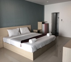 Двухместная студия Deluxe с балконом двуспальная кровать в Khao Oat Airport