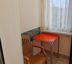 4-хместный 2-хкомнатный номер с 2 доп.местами 4 этаж в Нева