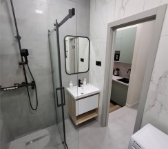 Апартаменты с джакузи на Степана Разина 2 на 13 этаже (232/1) в Степаненков