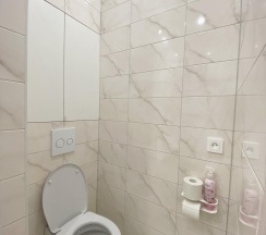 2-комнатные апартаменты люкс Уральская 77 в Жёлтый Нарцисс