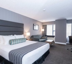 Двухместный номер Standard двуспальная кровать в Sandman Signature Calgary Downtown Hotel