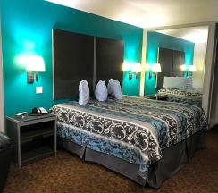 Двухместный номер Deluxe двуспальная кровать в Camelot Inn & Suites Veterans Memorial NW Houston