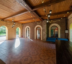 Коттедж с красивым видом из окна в Замок Монсоро