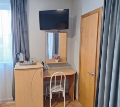 «ГОРОД» 15 СТАНДАРТНЫЙ ТРЕХМЕСТНЫЙ НОМЕР С ДВУСПАЛЬНОЙ КРОВАТЬЮ, ОДНОСПАЛЬНЫМ ДИВАНОМ в Цитрус