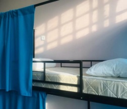Кровать в общем номере с 5-двухъярусными кроватями в Отель на Тимирязевской