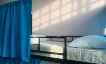 Кровать в общем номере с 5-двухъярусными кроватями в Отель на Тимирязевской