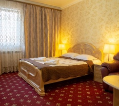 Номер люкс в Home Hotel
