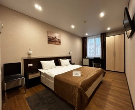 Первая категория - Стандарт с одной большой кроватью в Кристалл