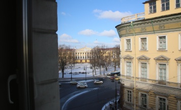 1-комнатные апартаменты эконом с 2 односпальными и 1 двуспальной кроватью в Невская классика