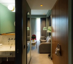 Люкс Представительский с балконом и с красивым видом из окна в Khedi Hotel