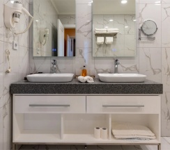 Четырёхместные апартаменты в Paradise