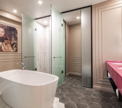 Номер люкс, вид на озеро в Mercure