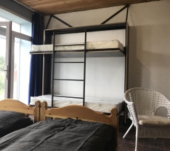 Комната стандарт с 2 односпальными и 1 двухъярусной кроватью Волшебная в Портал Белуха