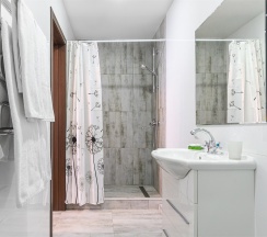 Двухкомнатный Комфорт с 1-ой двуспальной кроватью в Евразийский