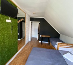 3-местная комната стандарт №6 (мансарда) в Greenwall