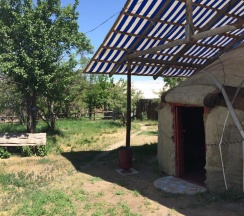 Тент в Turkestan Yurt Camp