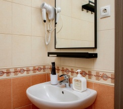 Супериор с просторным балконом и видом на море с двумя раздельными кроватями в Ассоль