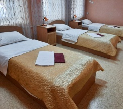 Кровать в 3-местном общем номере в Smart Hotel KDO Орел