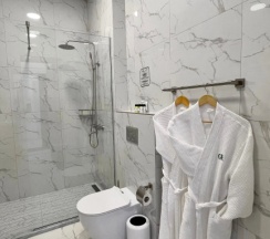 Номер Комфорт с частичным видом на море двуспальная кровать в Garden Resort