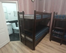 Нижнее место в шестиместном общем номере в Rest