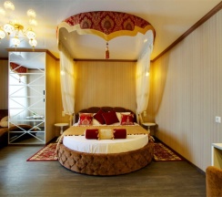 №14 ВОСТОК. Двухместный полулюкс с двуспальной кроватью в Smile