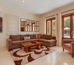 Вилла Superior с 3 комнатами с видом на бассейн в Aphrodite Hills Residences Superior Villas