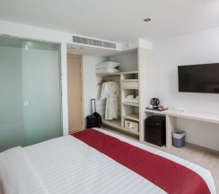 Двухместный номер Superior с балконом двуспальная кровать в The Bloc Hotel Phuket