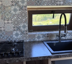 Коттедж Superior с балконом и с красивым видом из окна в Горки